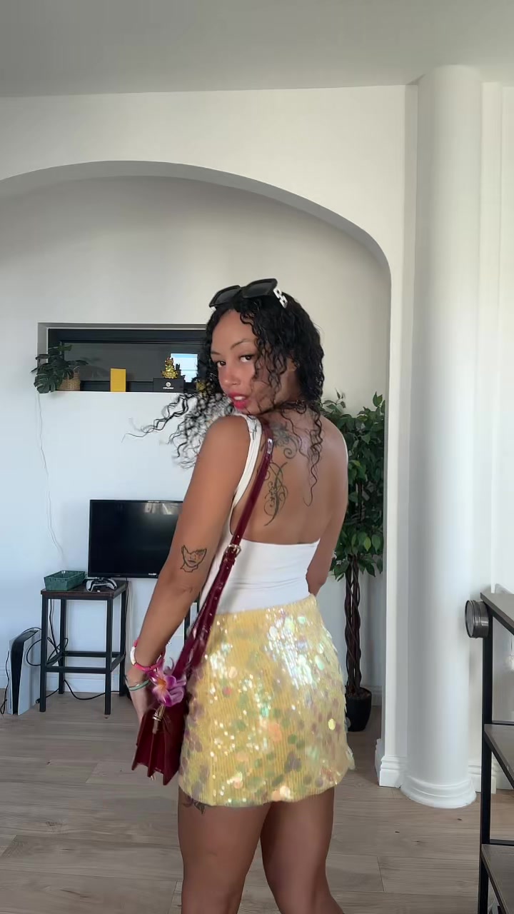 @An&iuml;a 🪬☀️🌺🌴