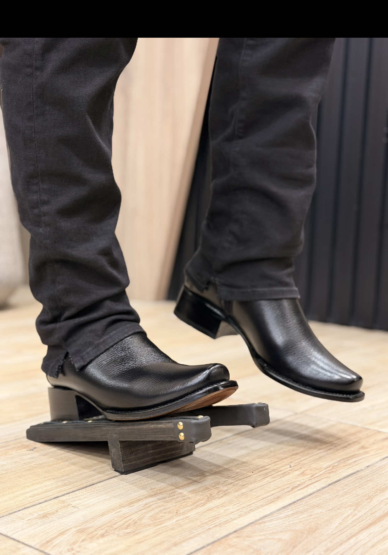 @Lara Boots
