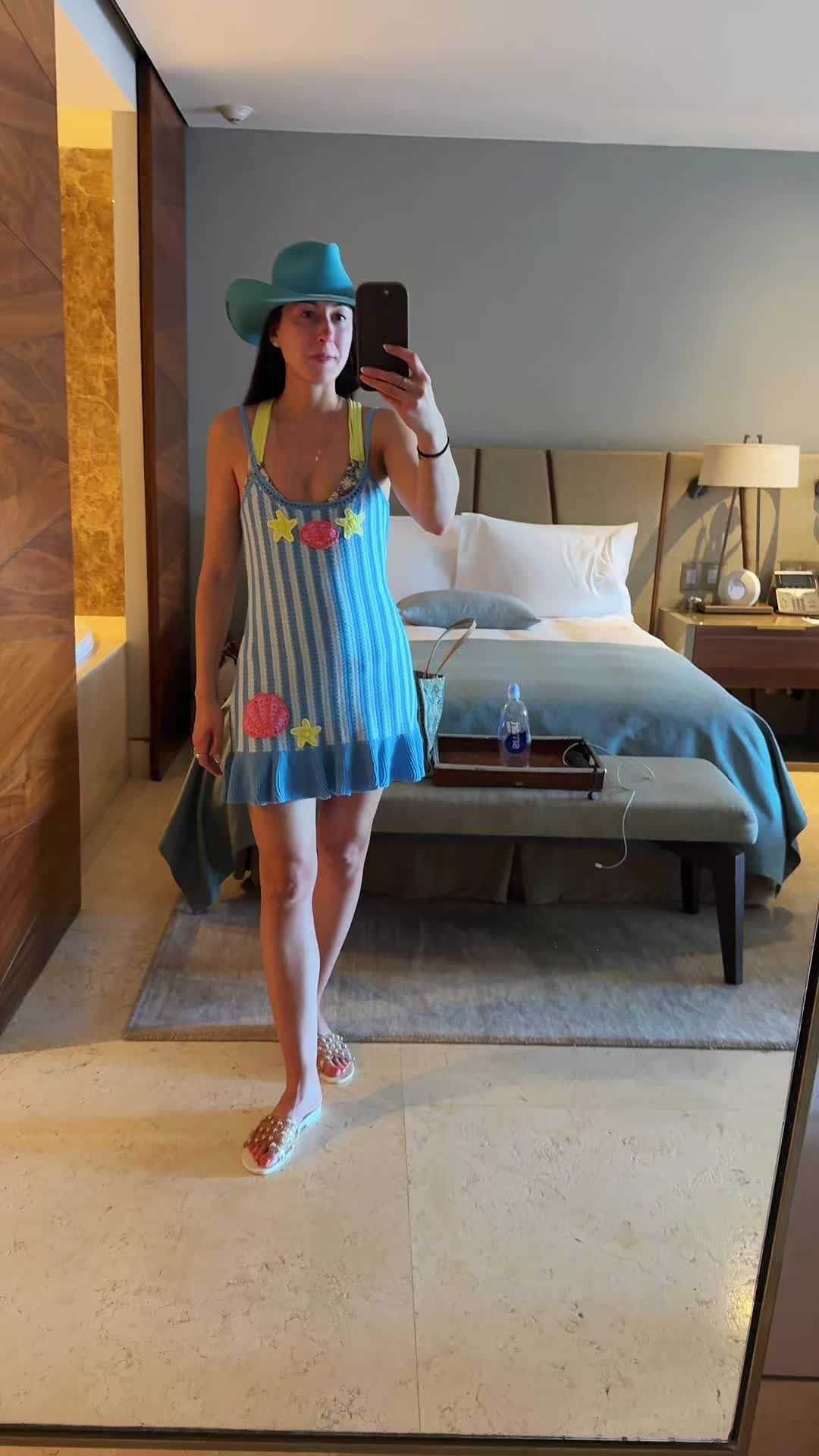 @Selena | Traveling Mom