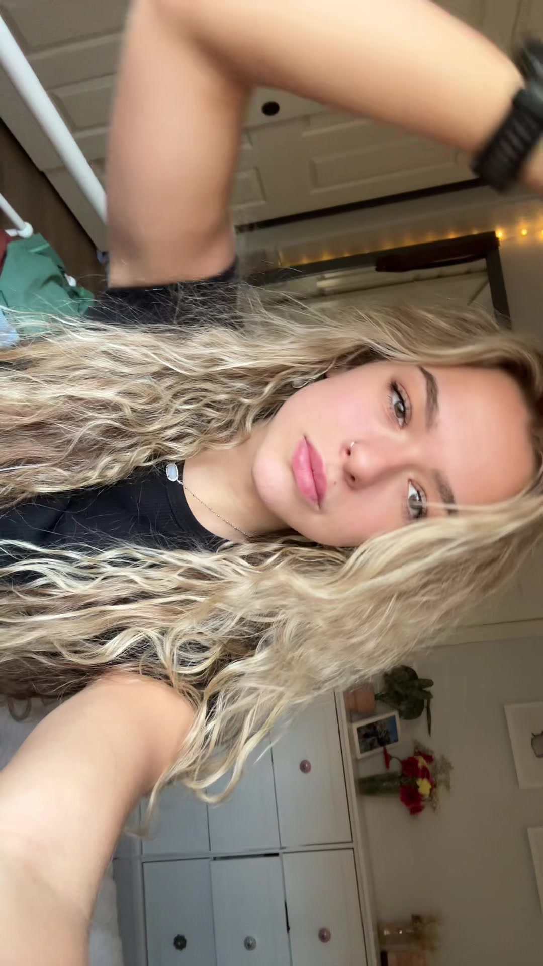 @Ava