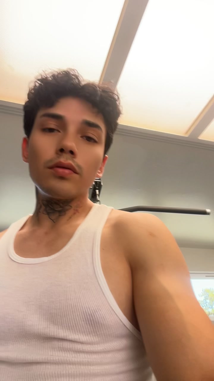 @Gun