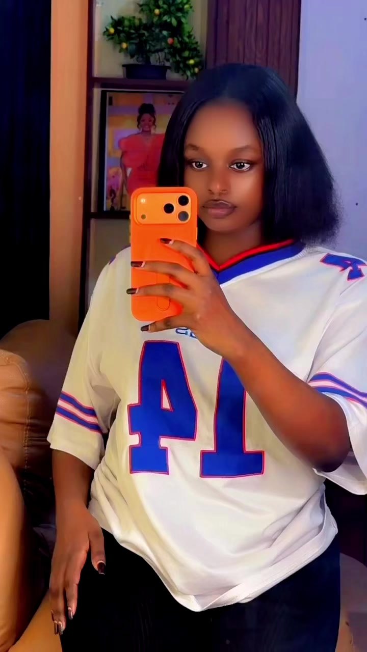 @Iam_Ell🎀ah💝🦋😎