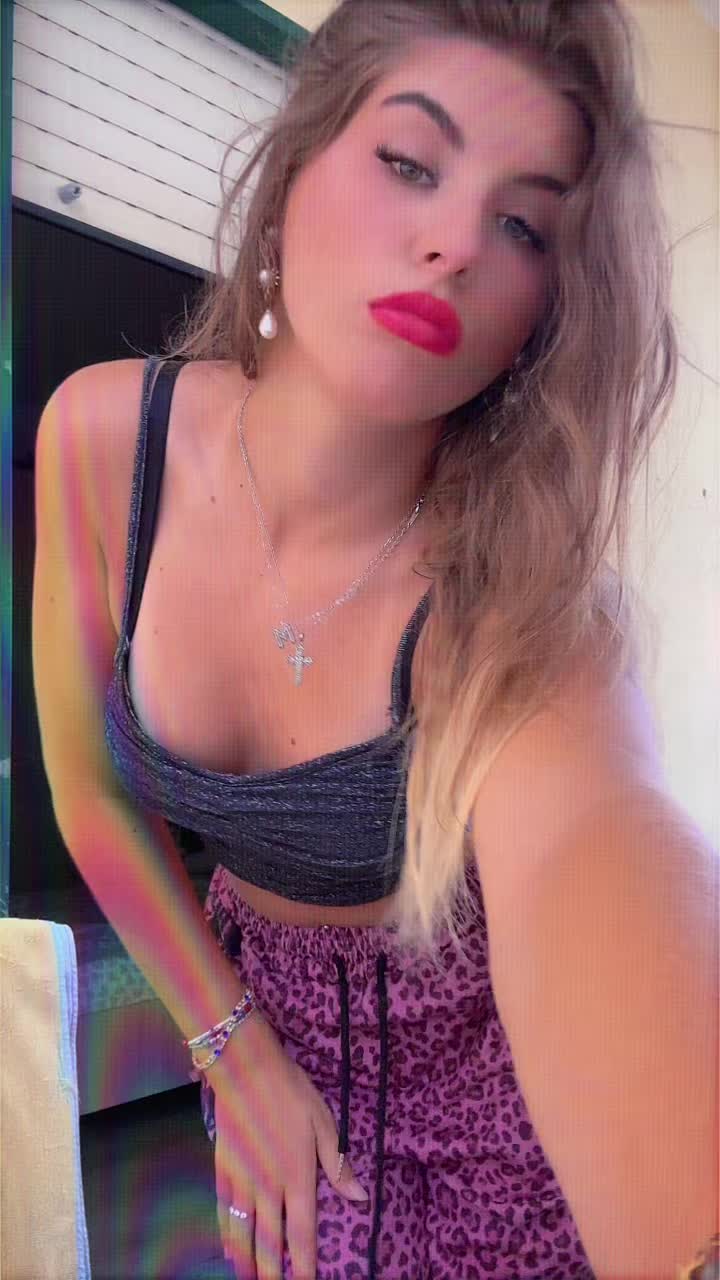 @𝒟𝑒𝒹𝑒🥀