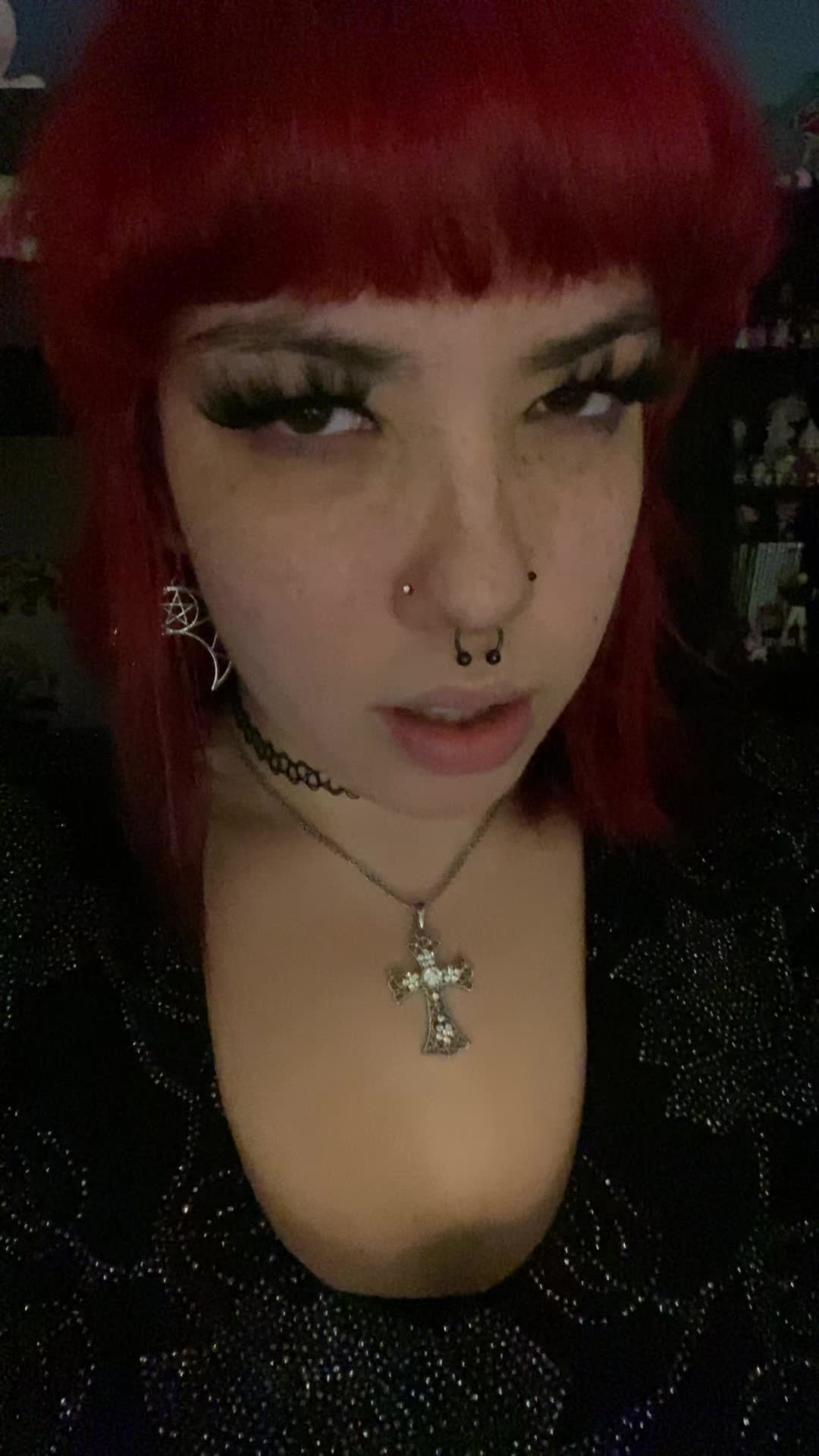 @🦇 ☆  E  ☆ 🦇