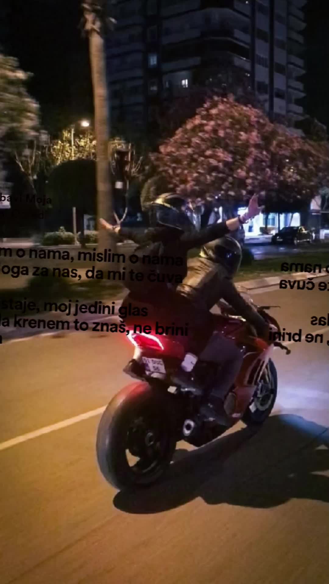 @🫧