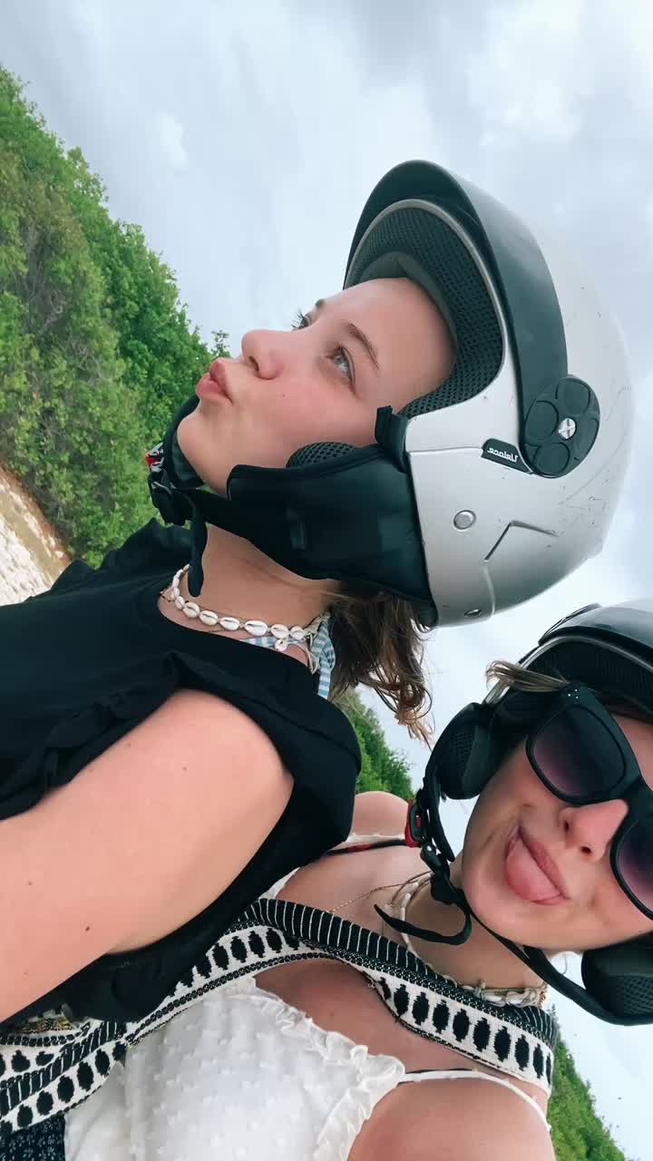 @Lottehazelaar