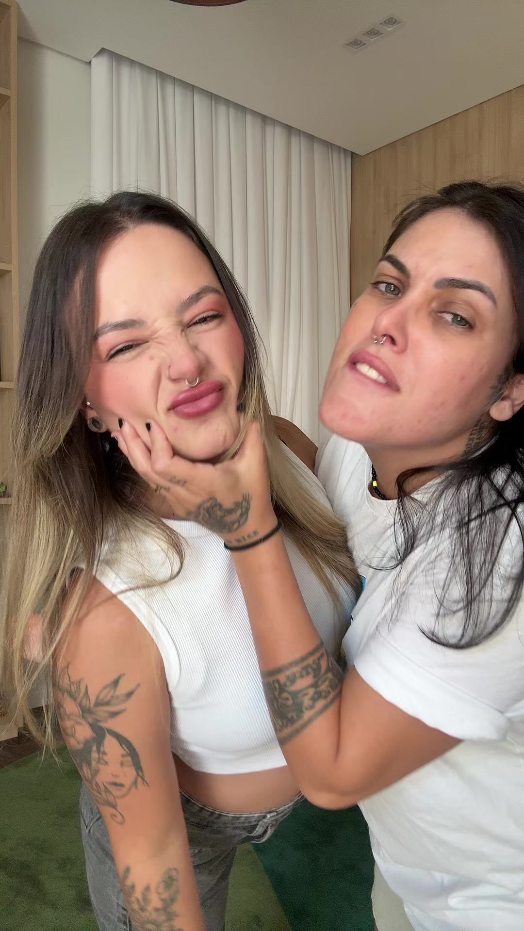 @Flávia e Júlia