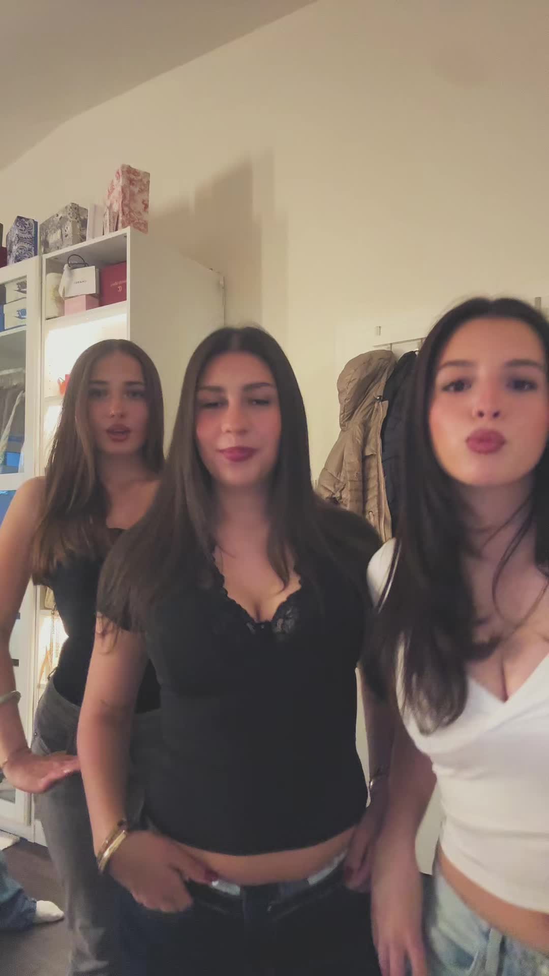 @𝐬𝐞𝐥𝐢𝐧