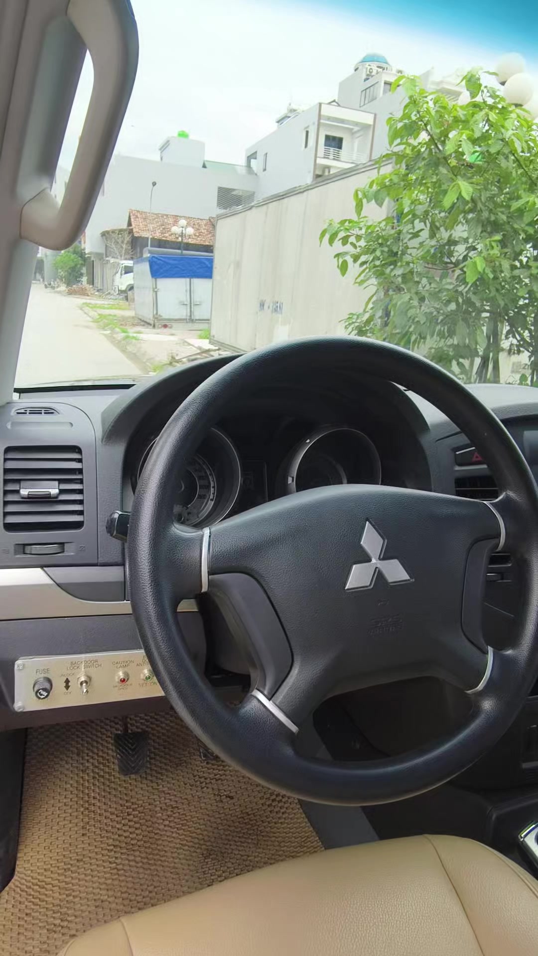 @PAJERO V93 HƯNG Y&Ecirc;N