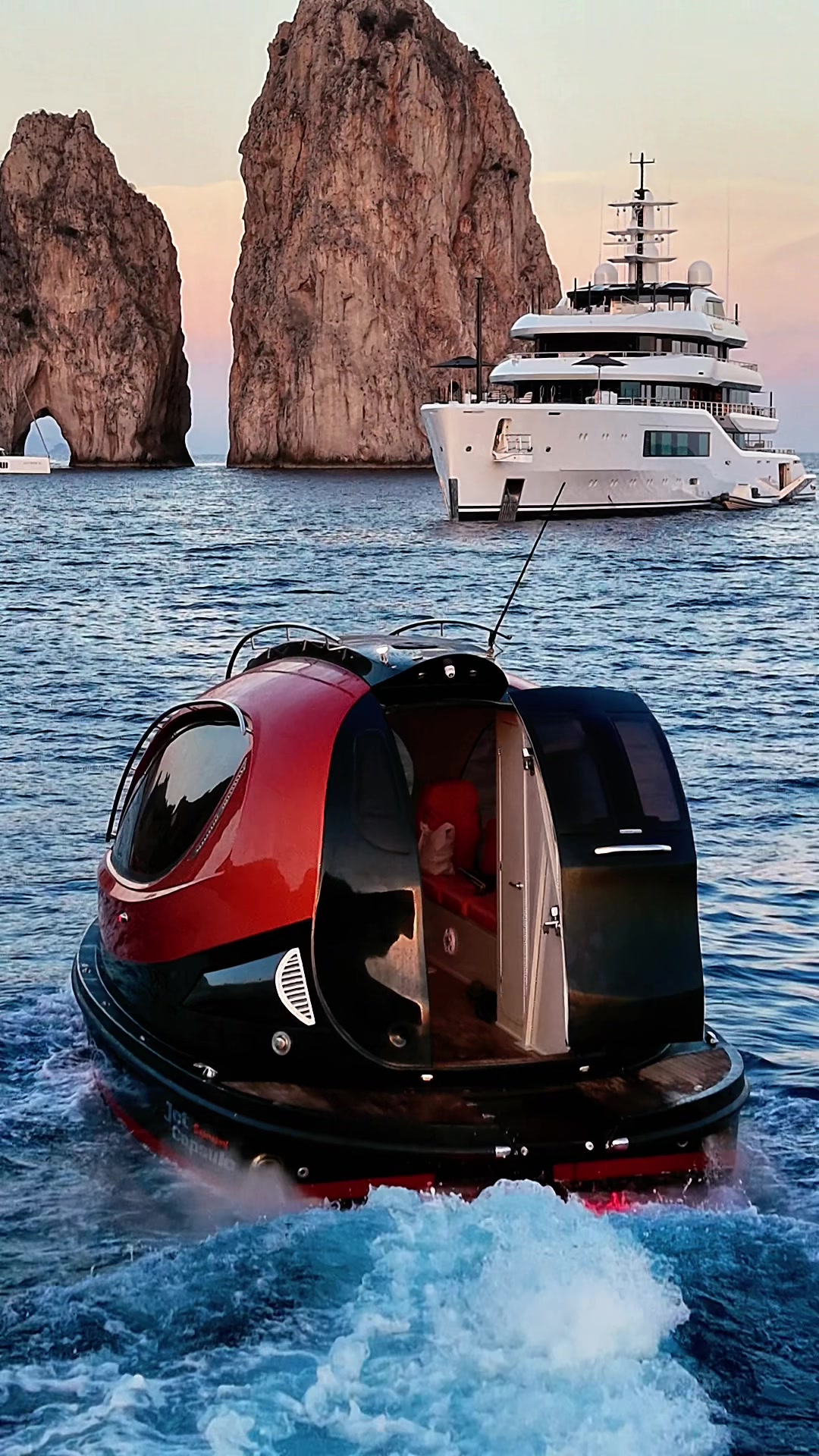 @Jet Capsule