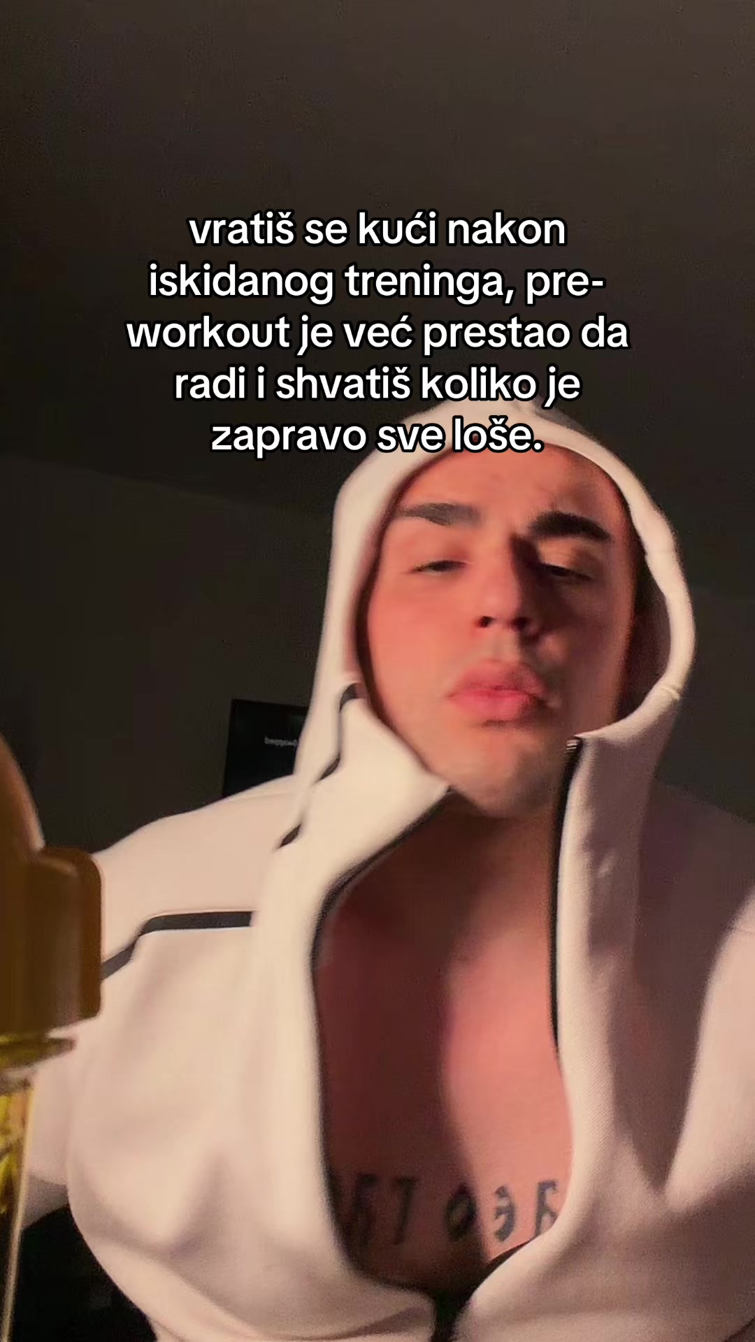 @V U K