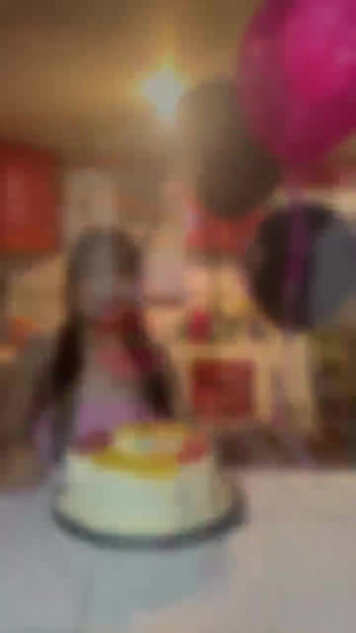 @Anahi