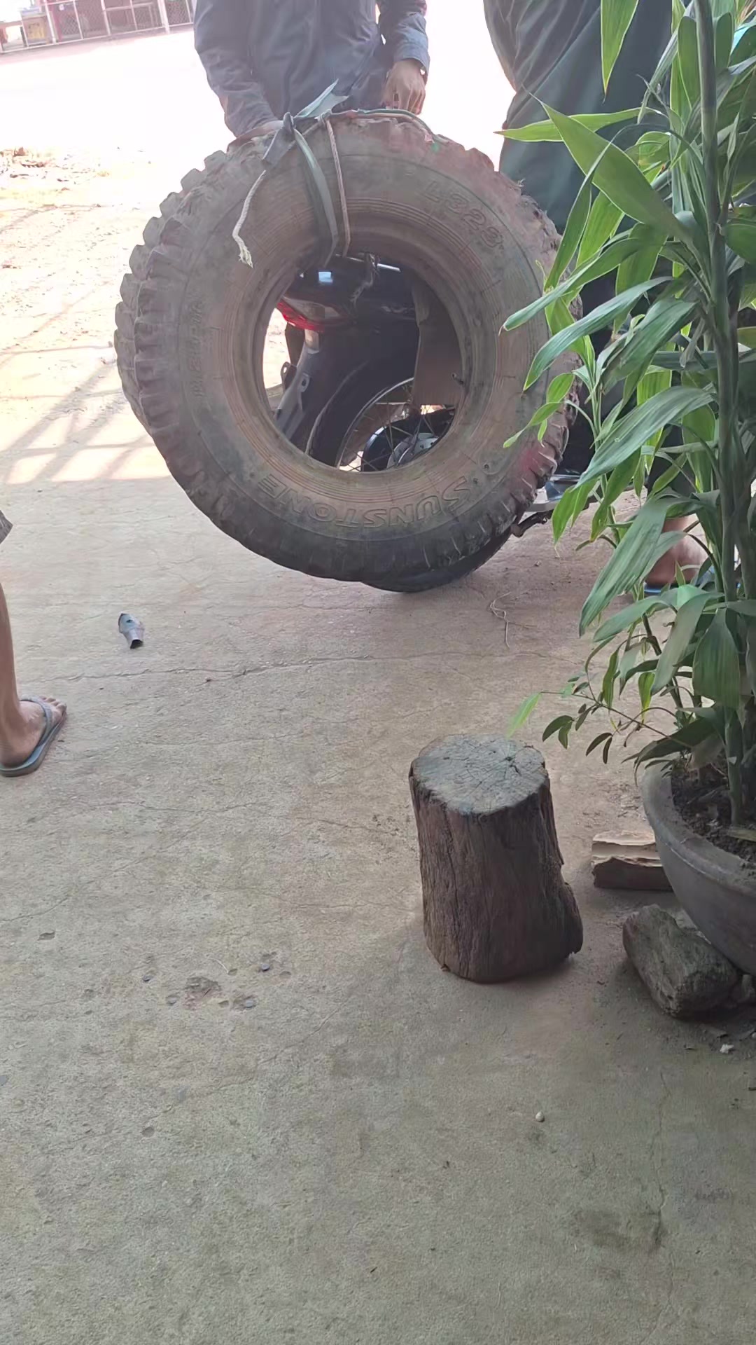 @ចាន់នីលកកងឡានកងរម៉កក្រុបប្រភេទ