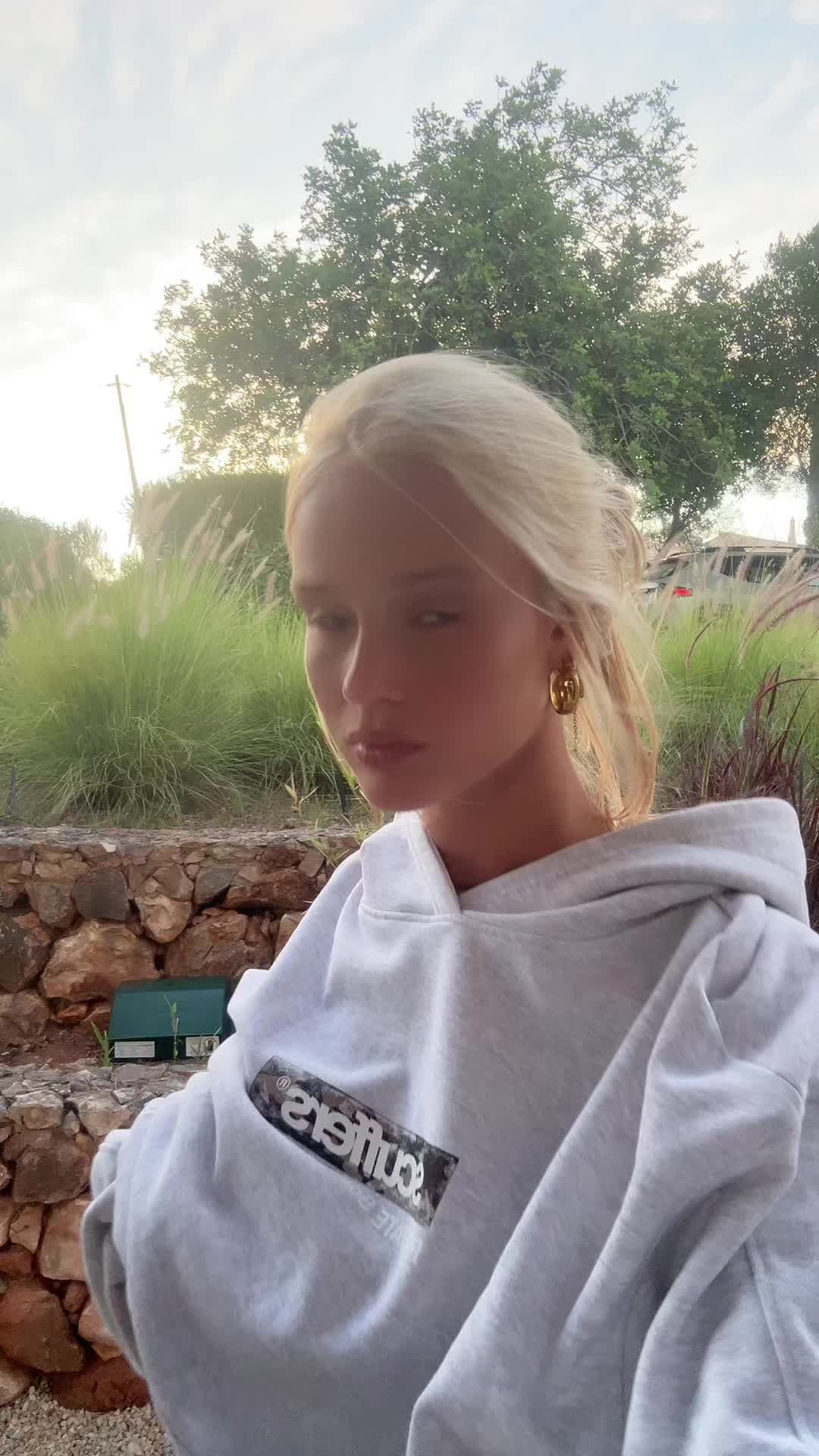 @3llaaaaaaa