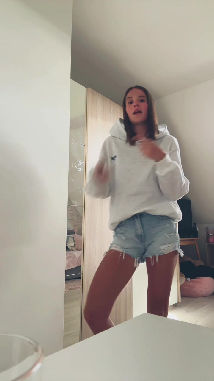 @camille_rochette