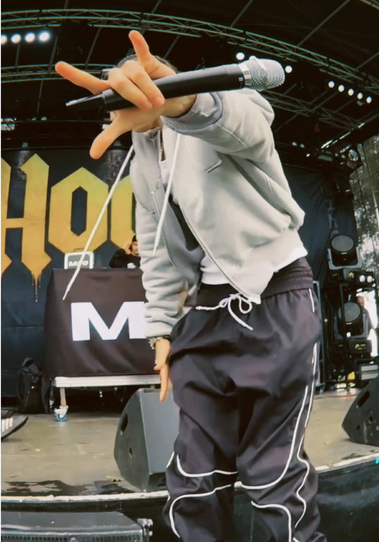 @M//O
