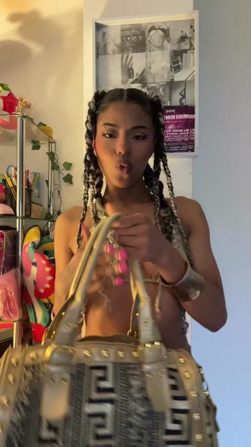 @LaBiyi🌞