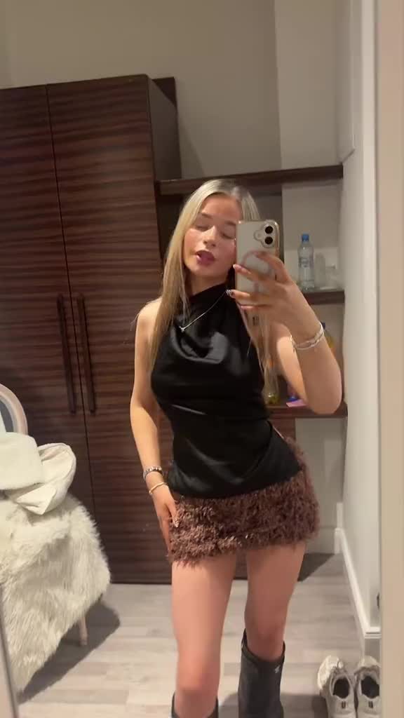 @lily