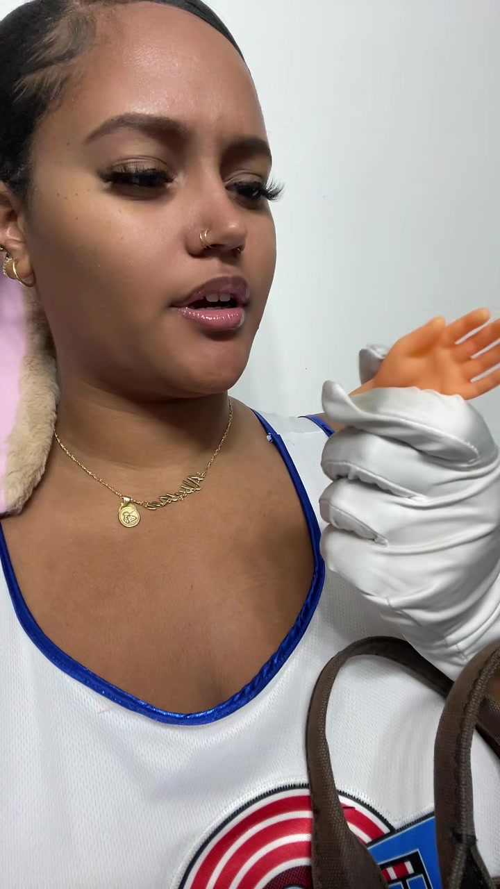@qxeenmxria