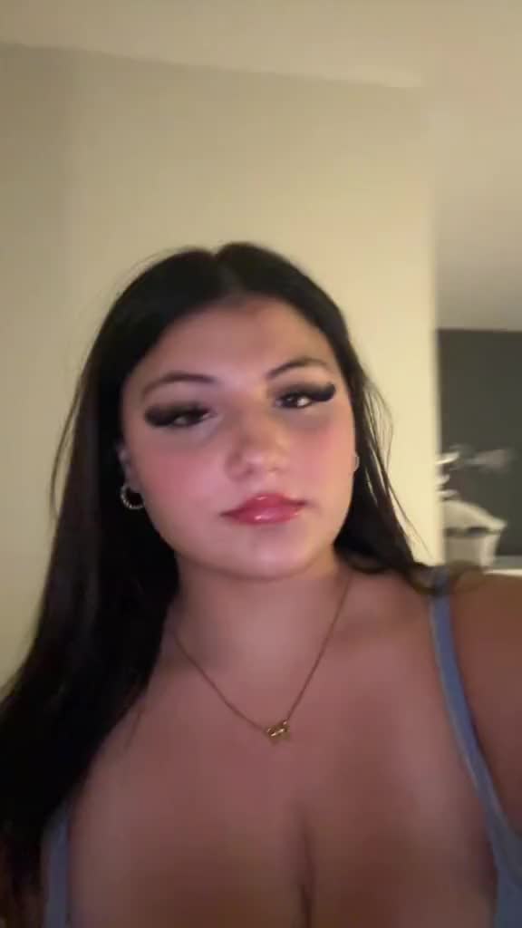 @mia holt