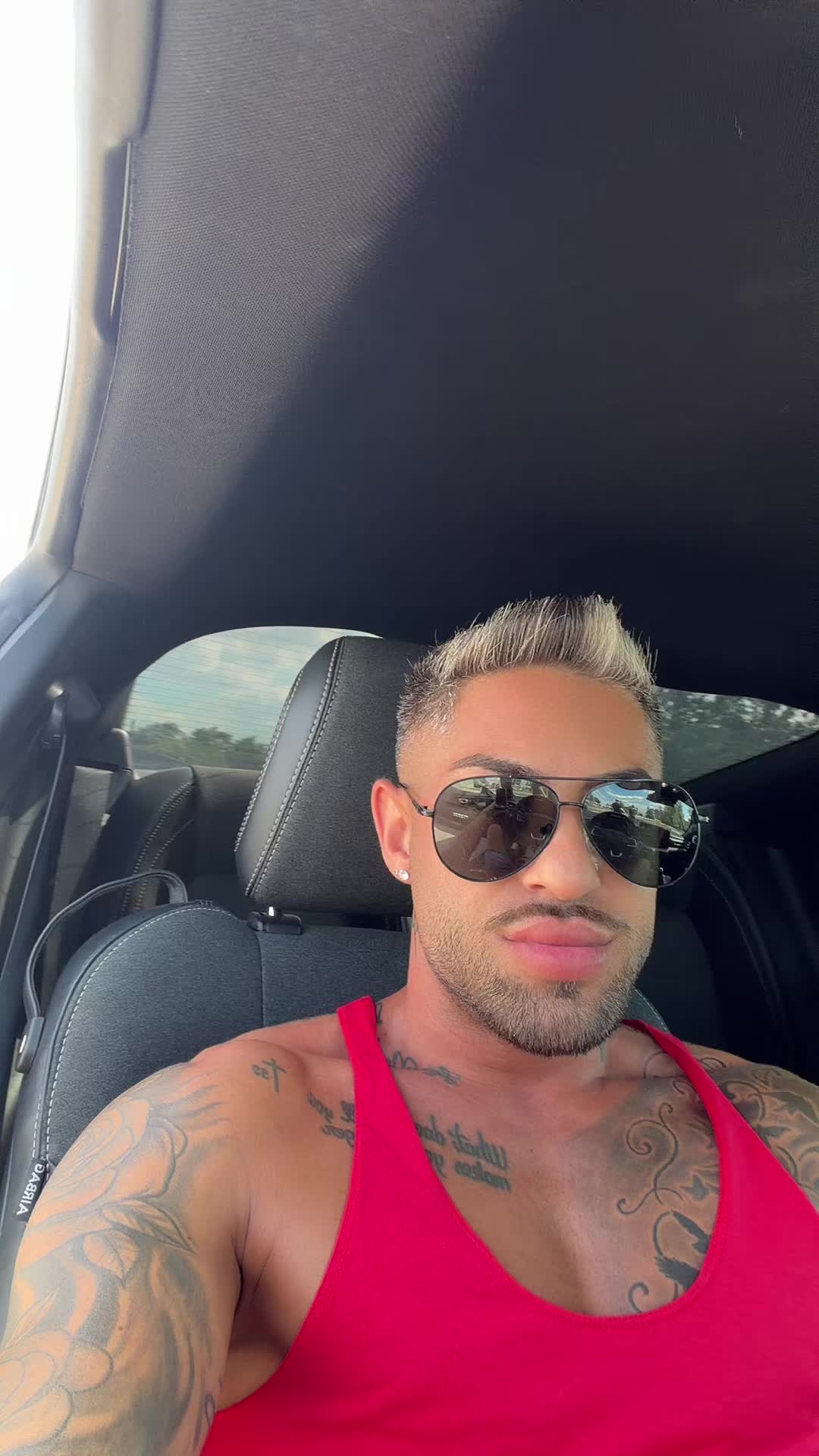 @Gu$zt&acirc;v_Official