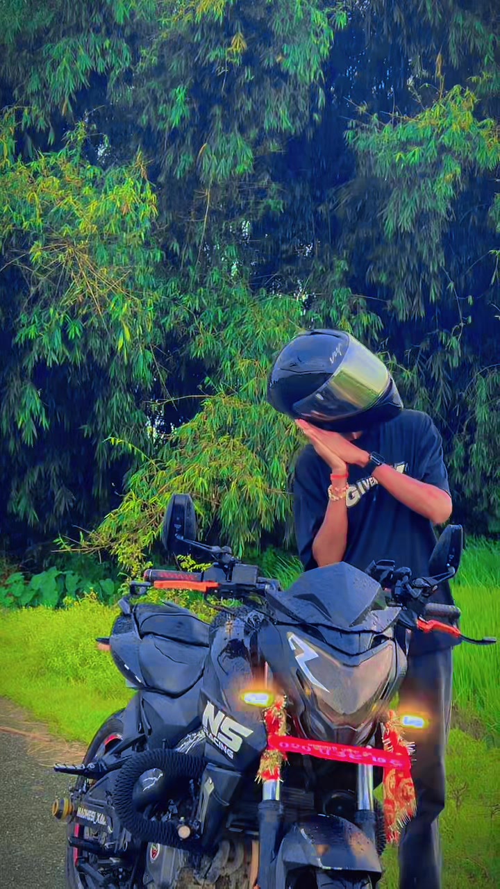 @MADHESI__XAURA