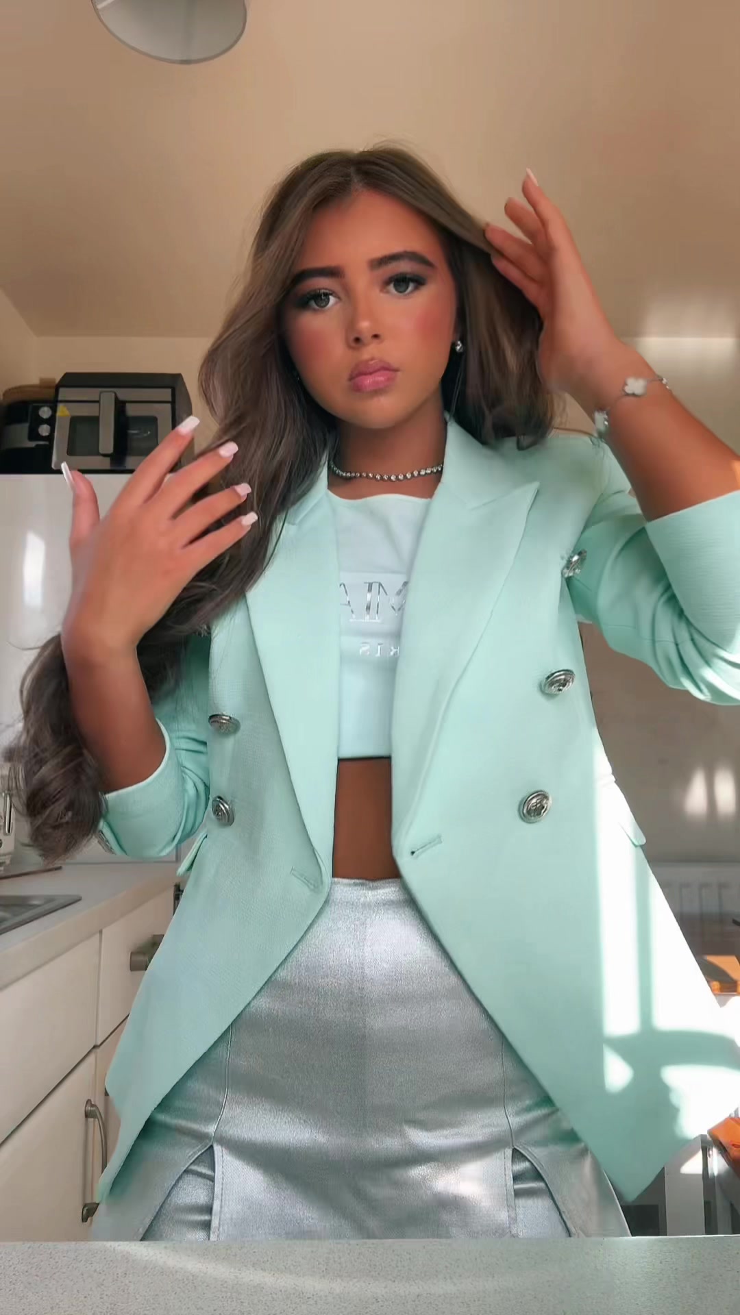 @JosephineLowther_