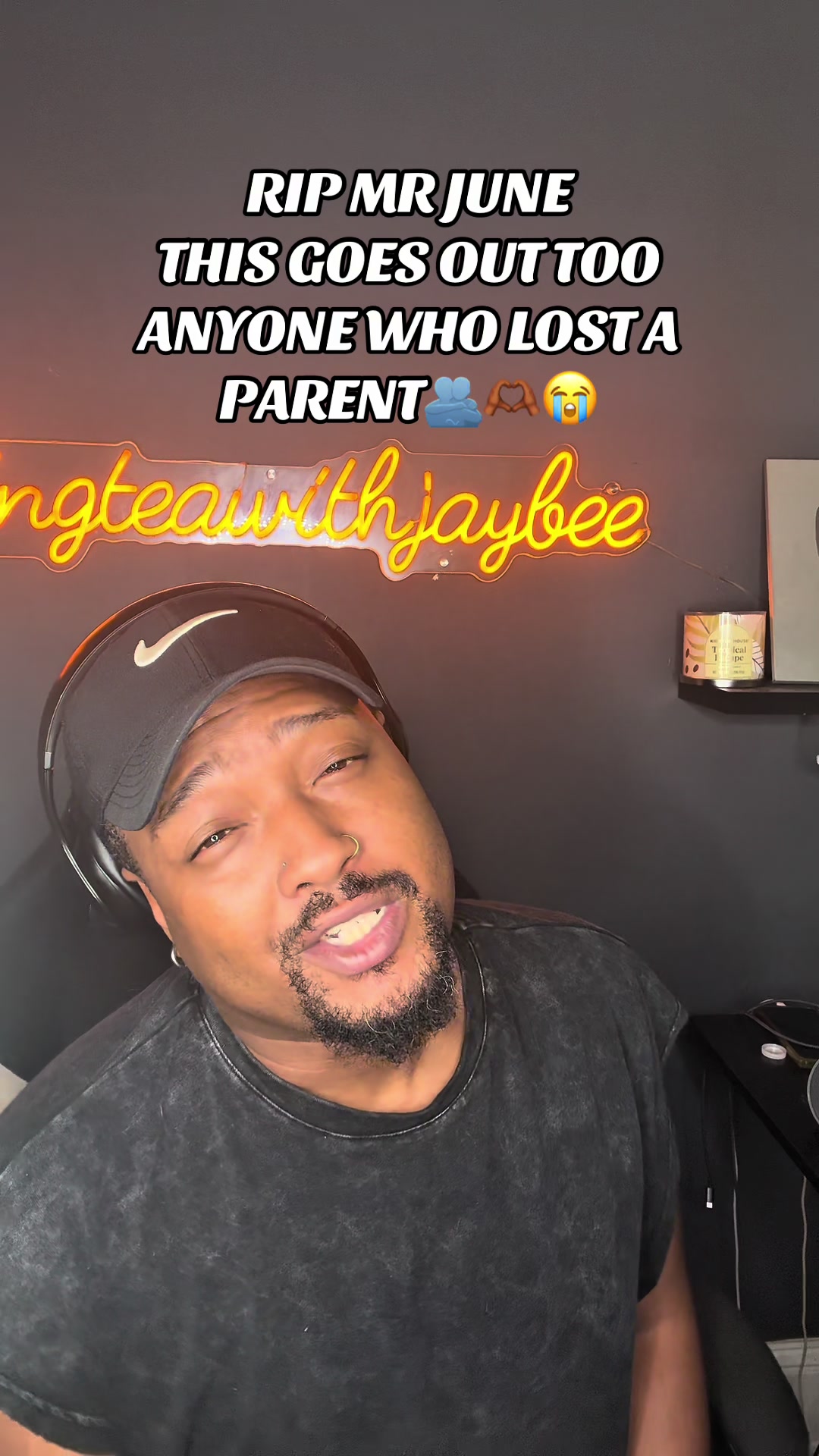 @Spillingteawithjaybee