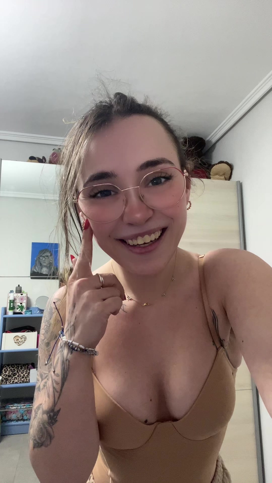 @Famousera