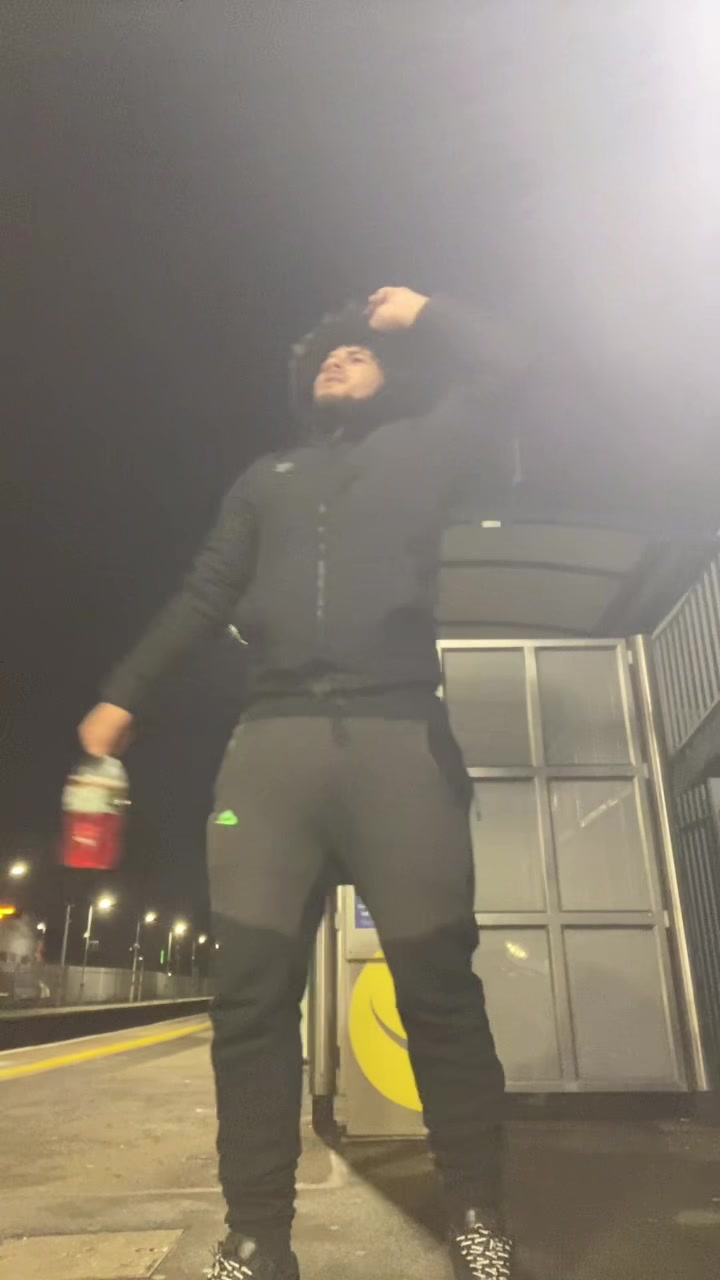 @C🐝