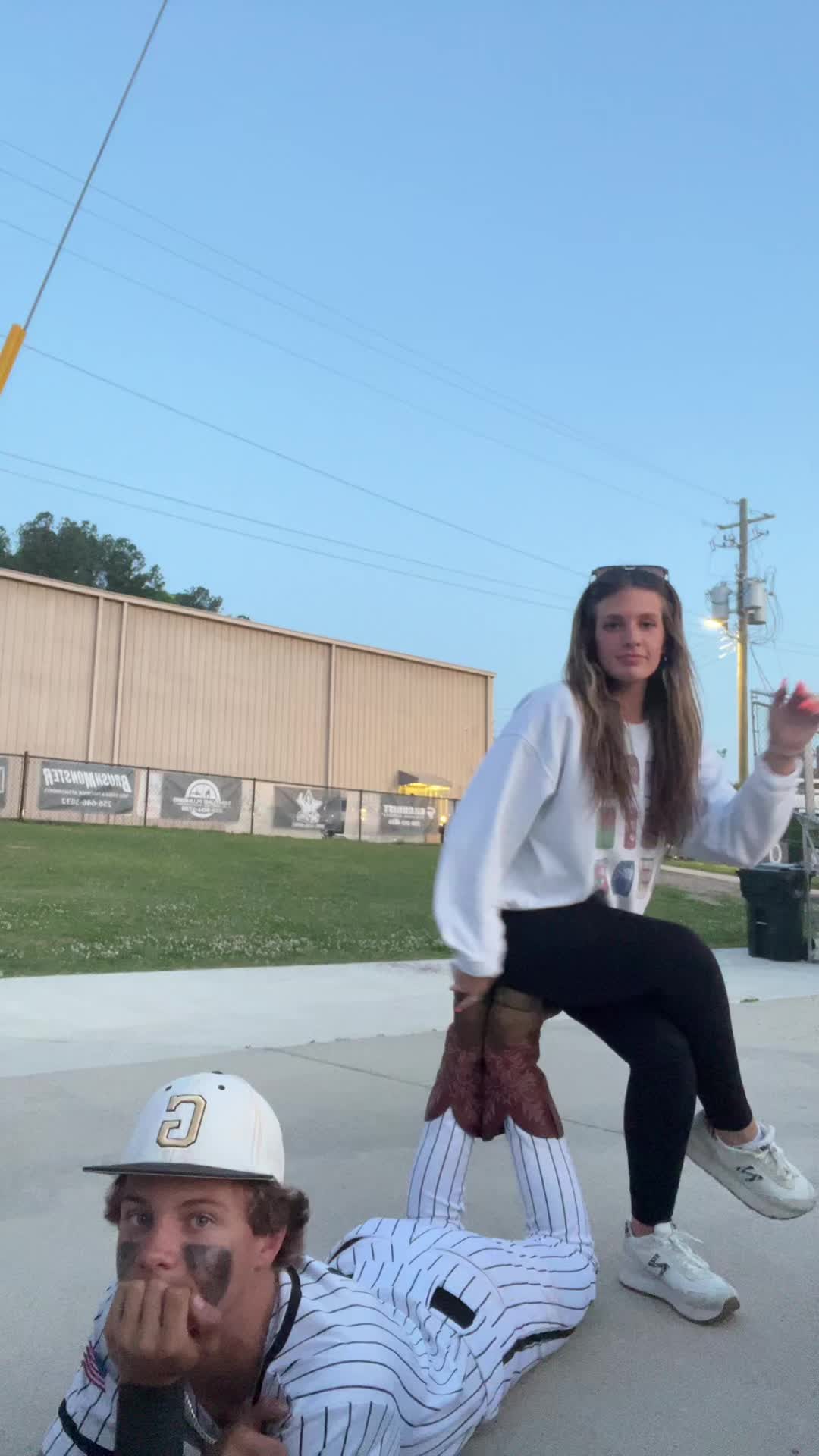 @𝘢 𝘴 𝘩 𝘭 𝘺 𝘯 𝘯