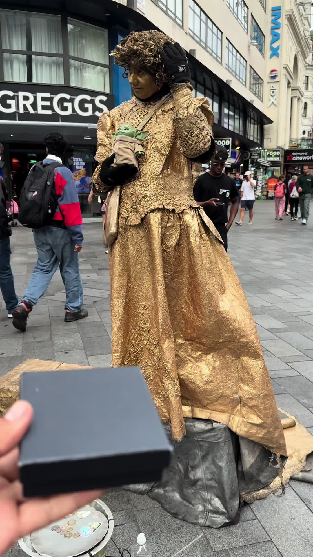@goldenladystatue