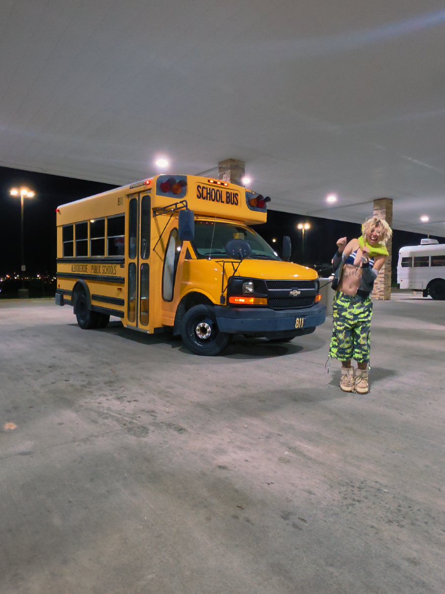@BusandBunny