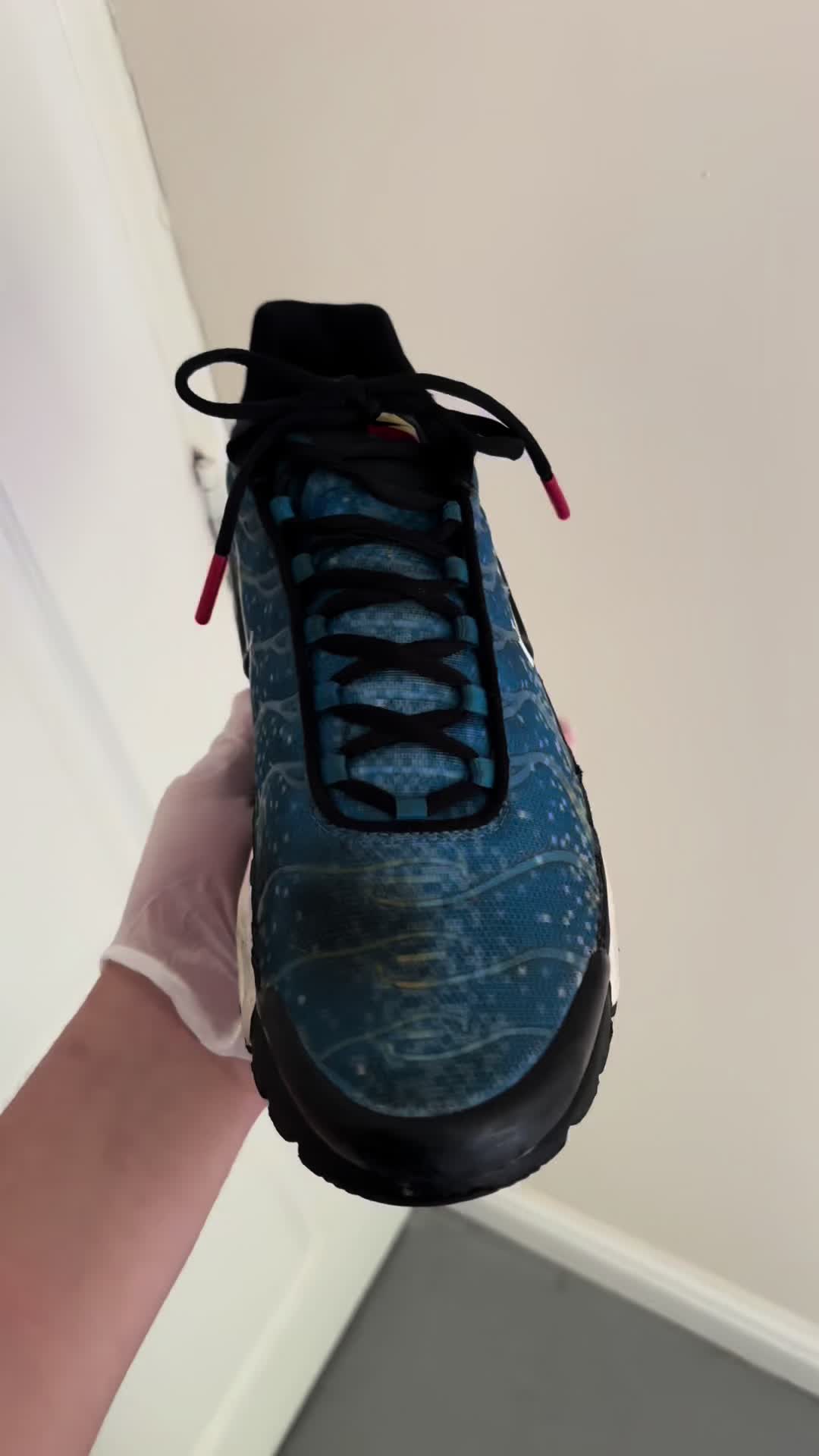 @Spottless__sneakers