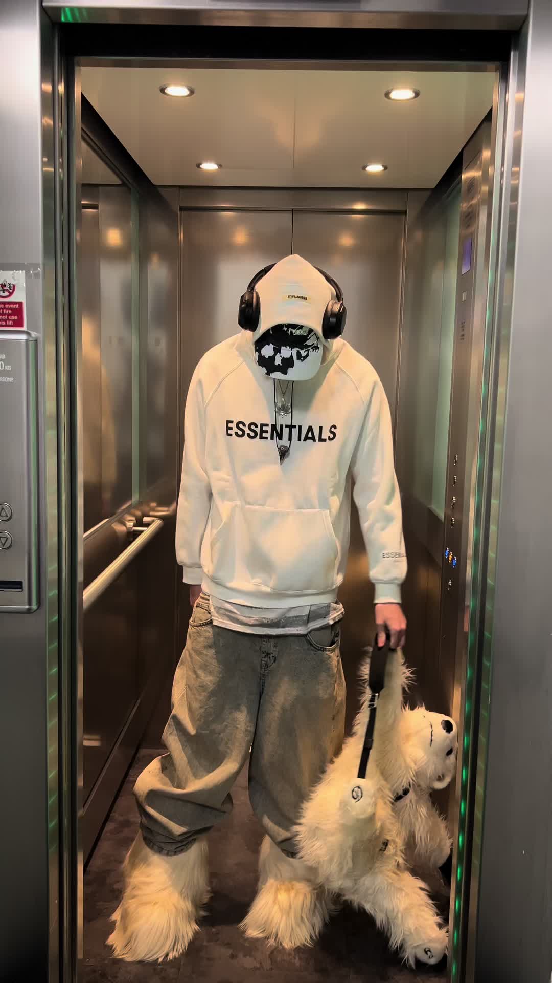 @⚜️