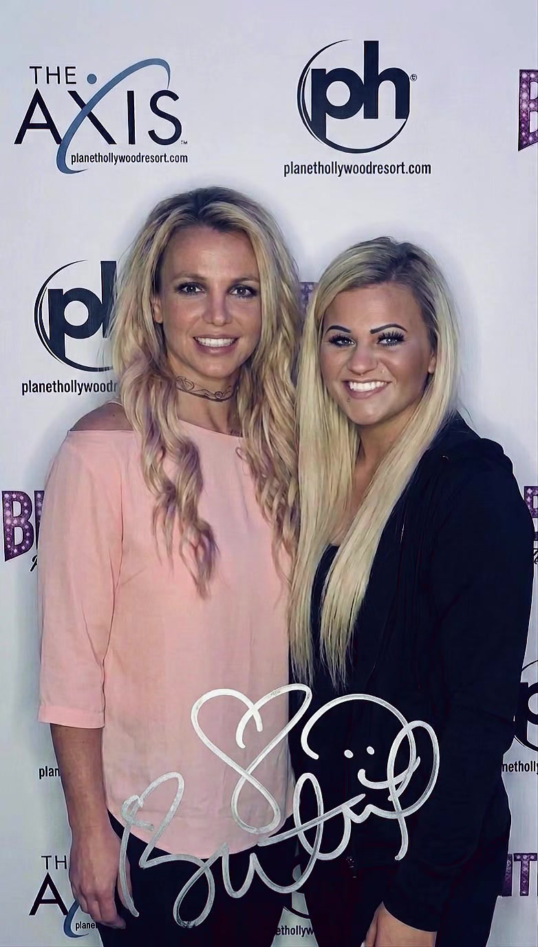 @🖤K Nicole Burkhart 🖤