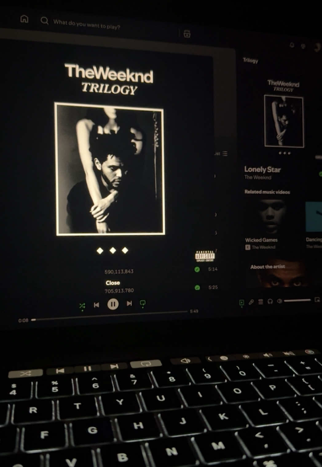 @𝓜.