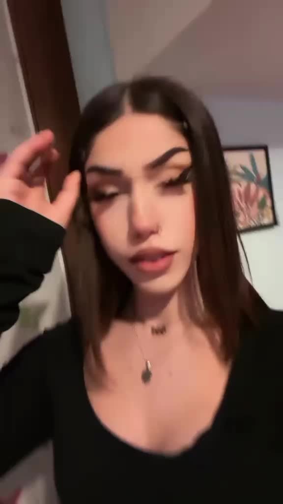@☩