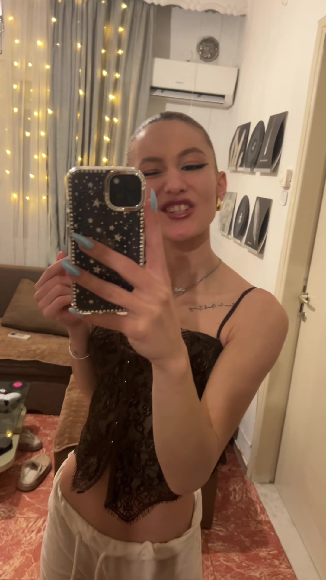 @👩🏼🦰