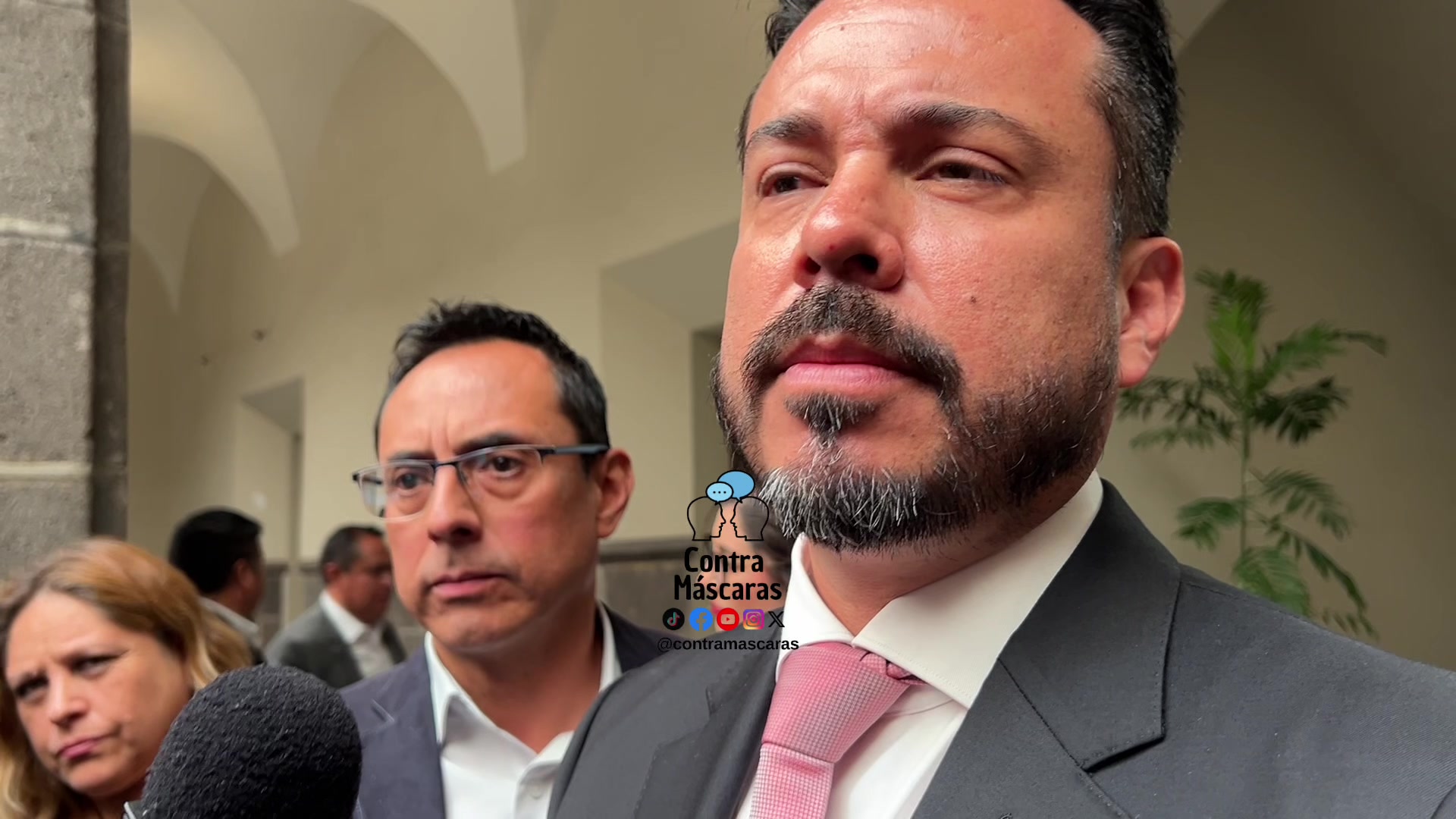 @ContraM&aacute;scaras