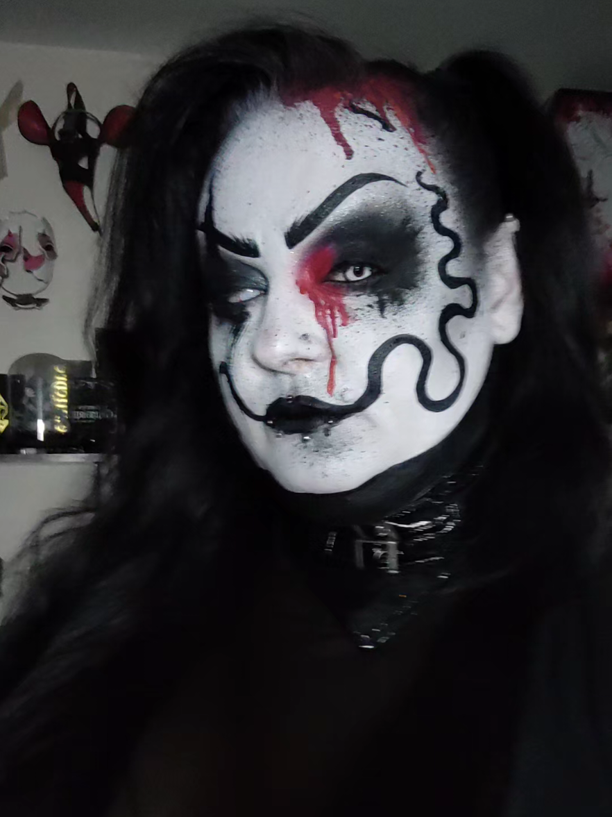 @Michaela_Shadow