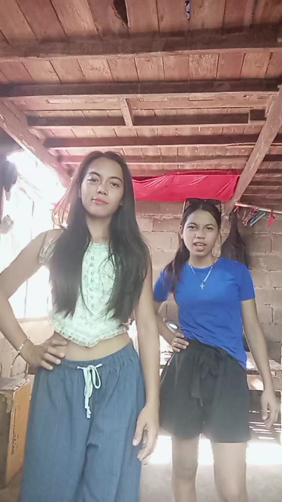 @Ave Q