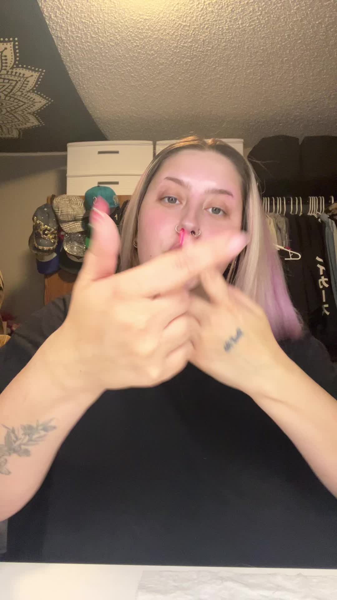 @Lex ᥫ᭡