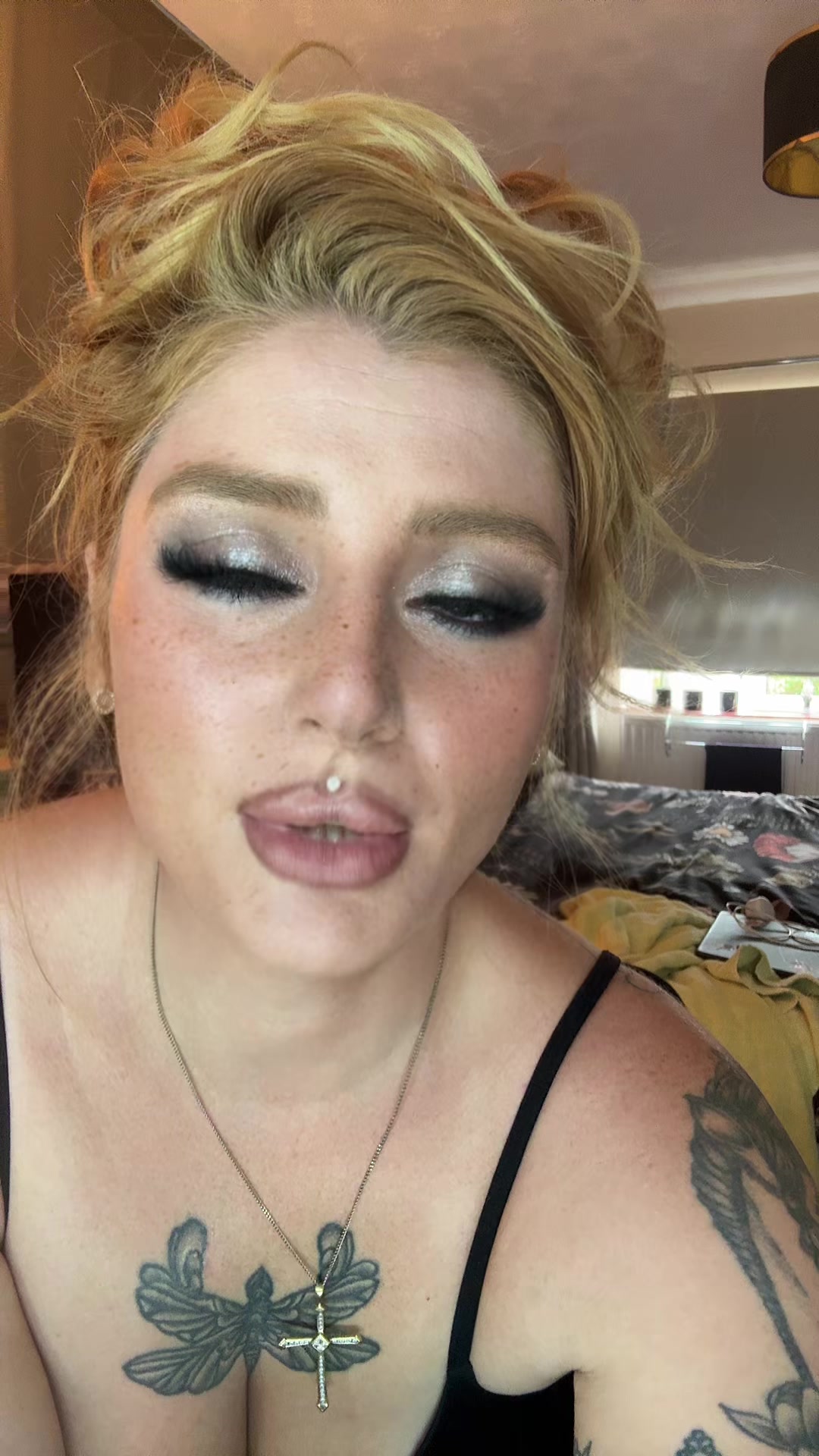 @🤦🏼&zwj;♀️