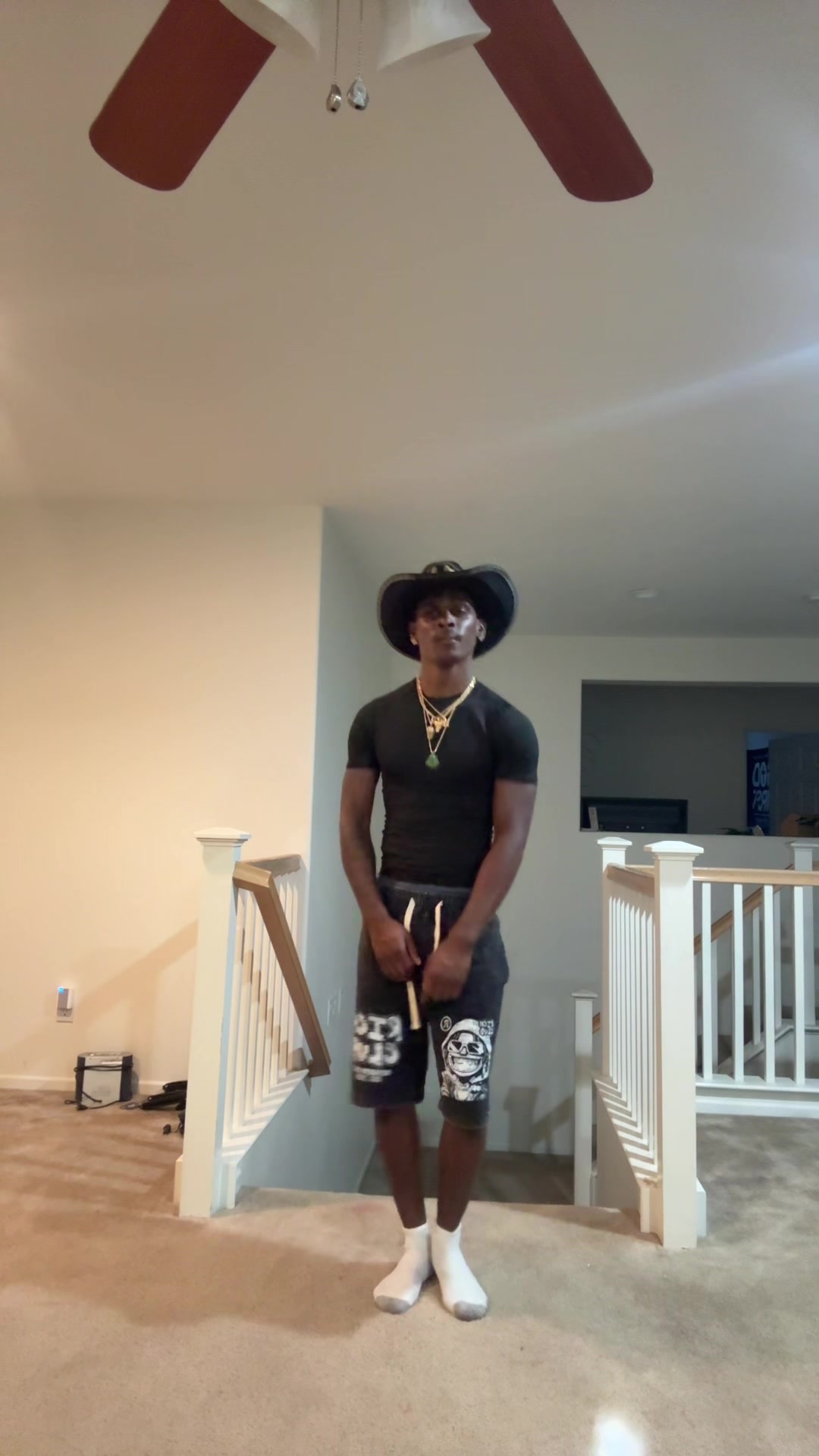 @Yrn J