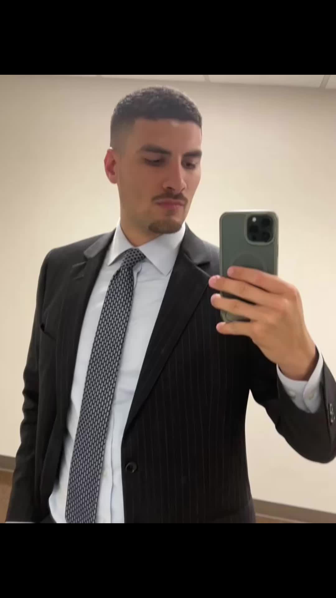 @NineToSuit