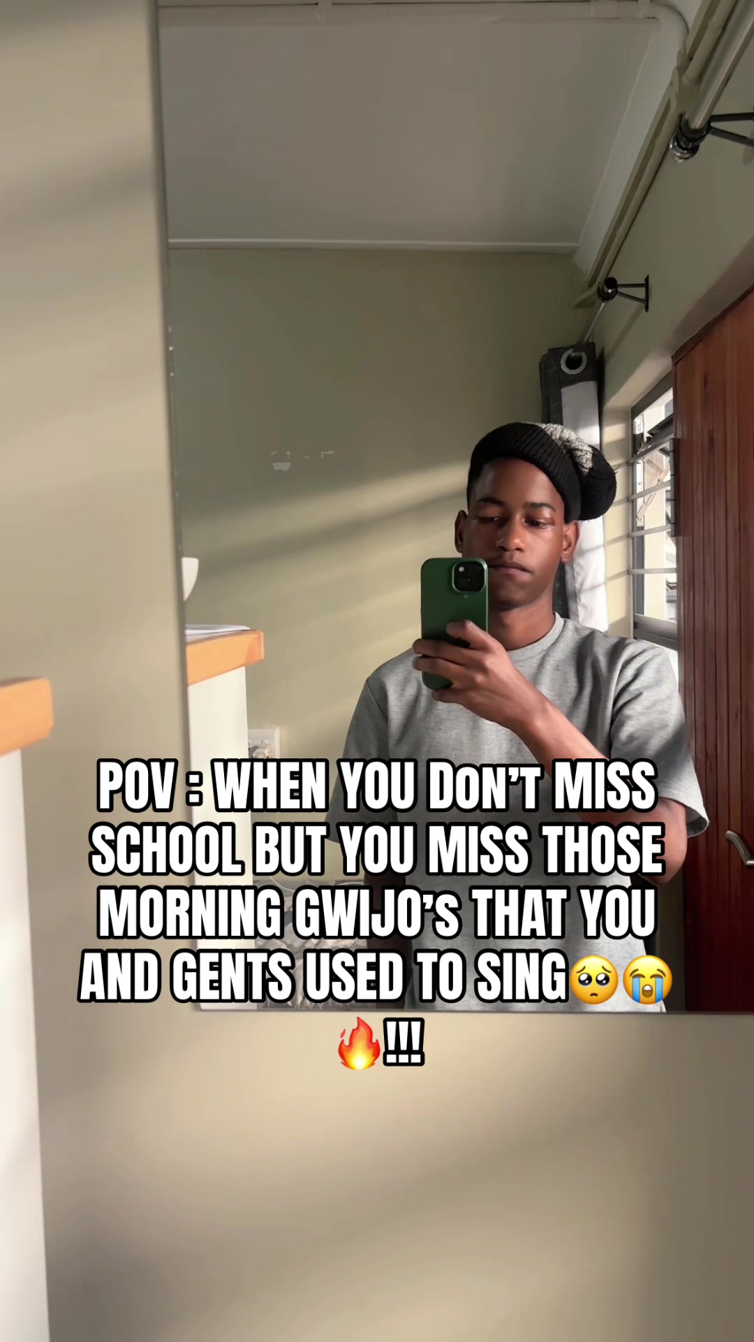 @🦦