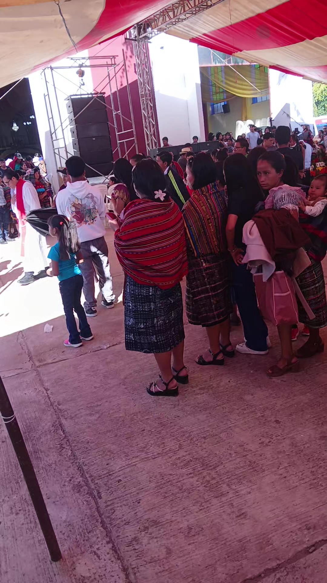 @Cantos><Cat&oacute;licos