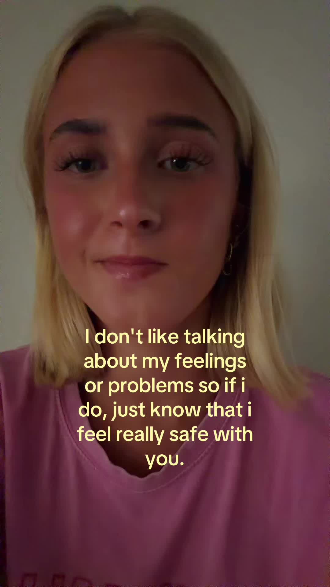 @theelliebarker