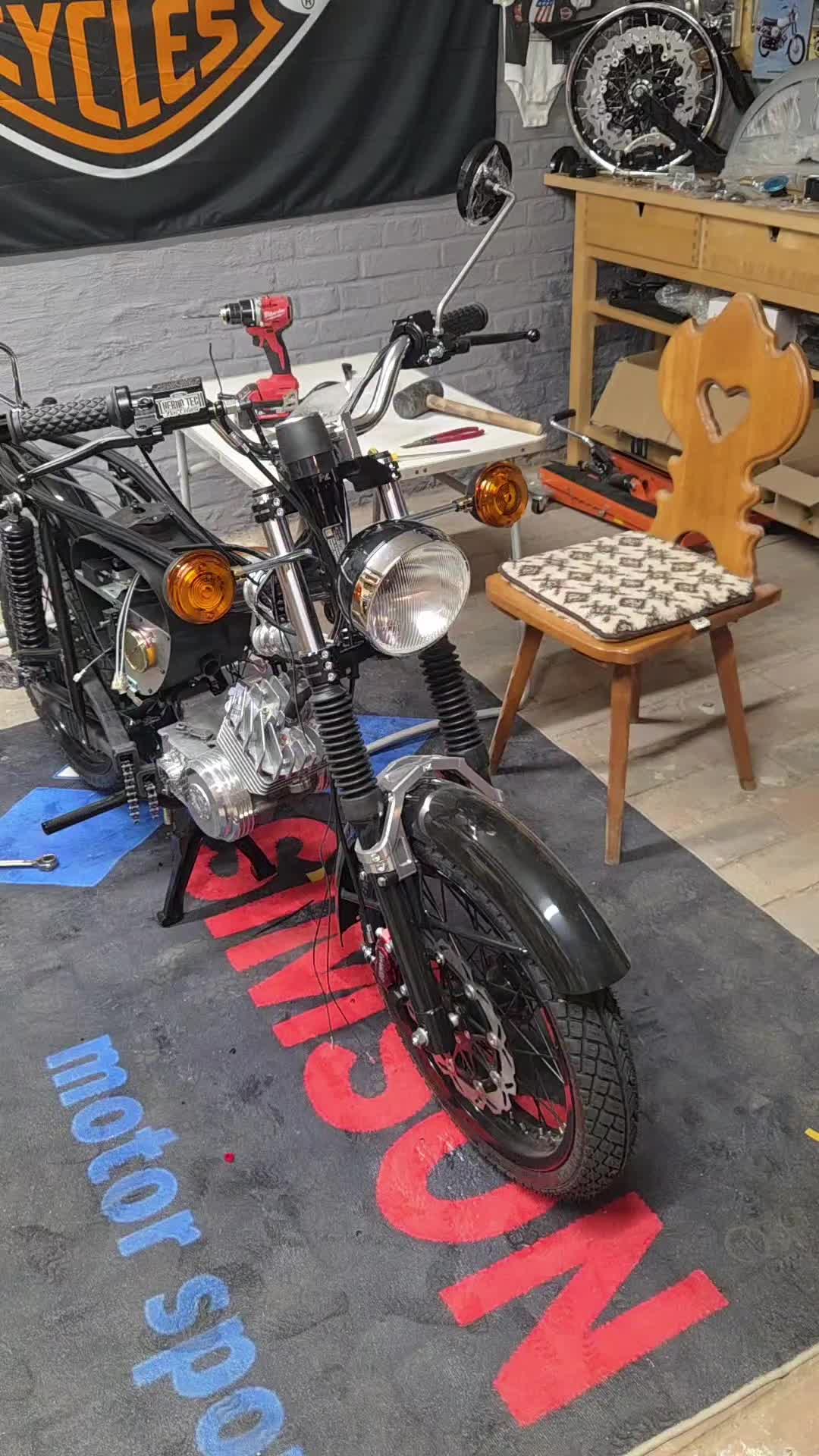 @Harley Simson